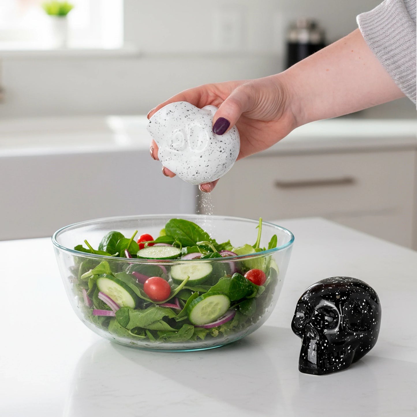 Skull salt and pepper shakers
