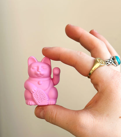 Hot Pink Solar Lucky Cat “Kiro”