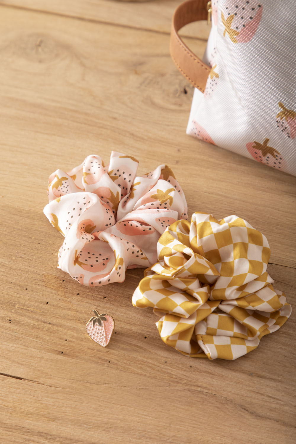 Strawberry - pins