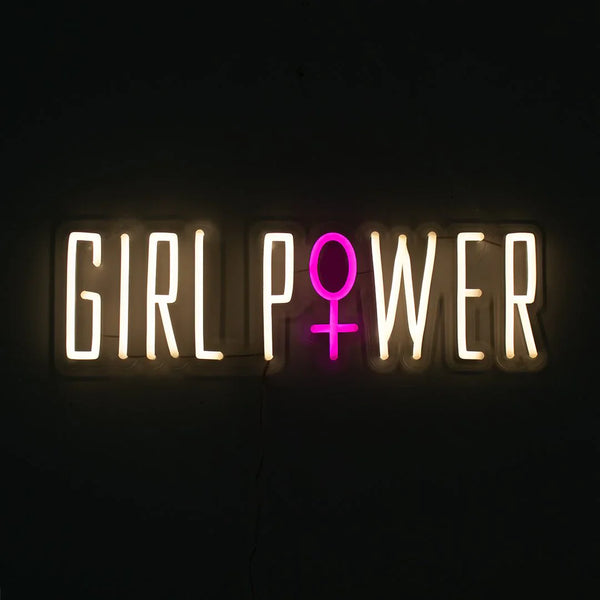 Neonwandlamp met 'Girl Power'-thema