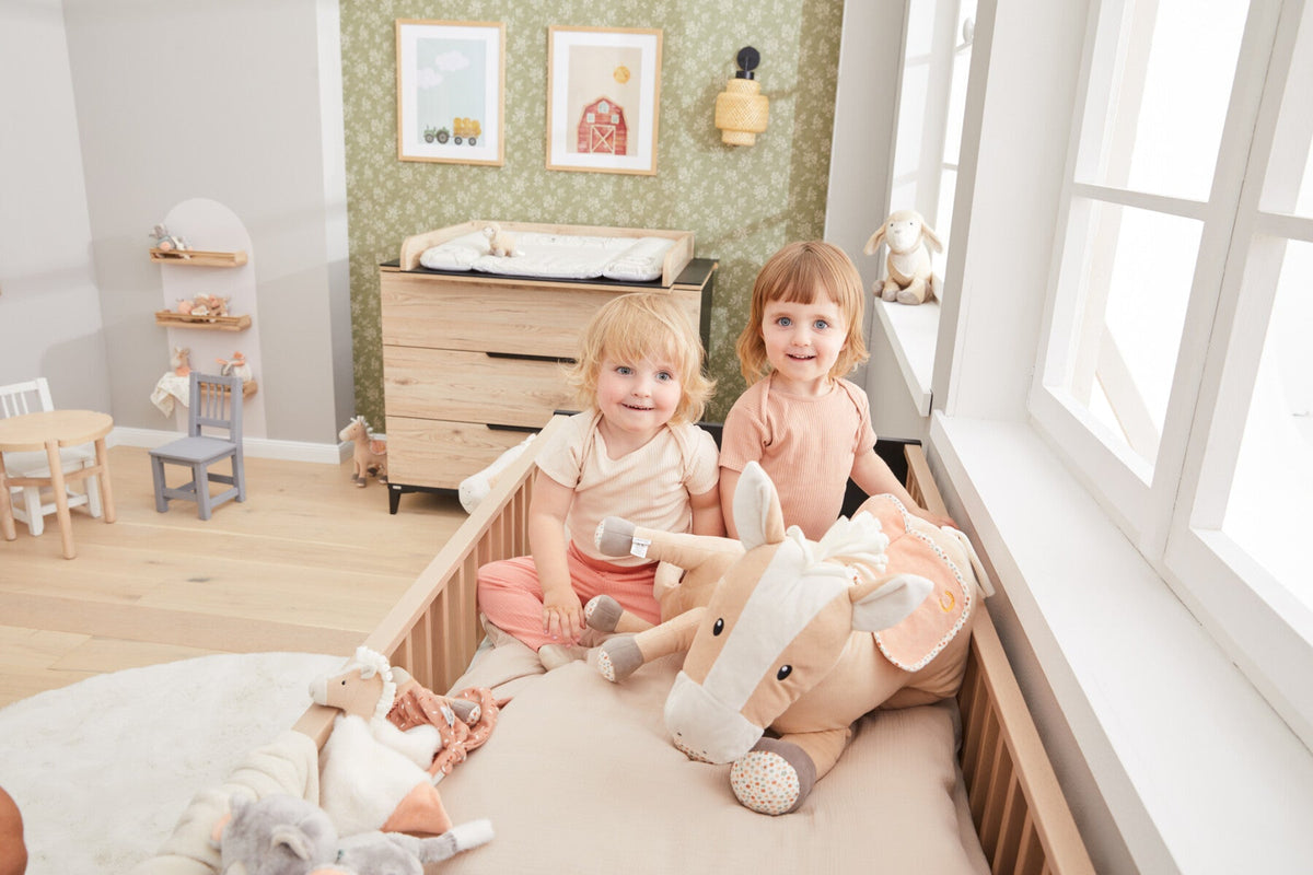 Doudou Cheval Sunny L - 36 cm – mise en situation