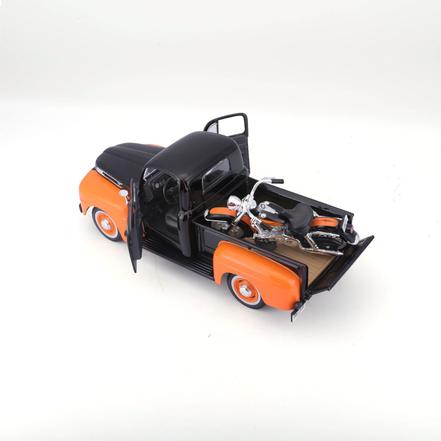 1:24 HARLEY DAVIDSON 1958 FORD F-1 PICKUP WITH 1958 FLH DUO GLIDE