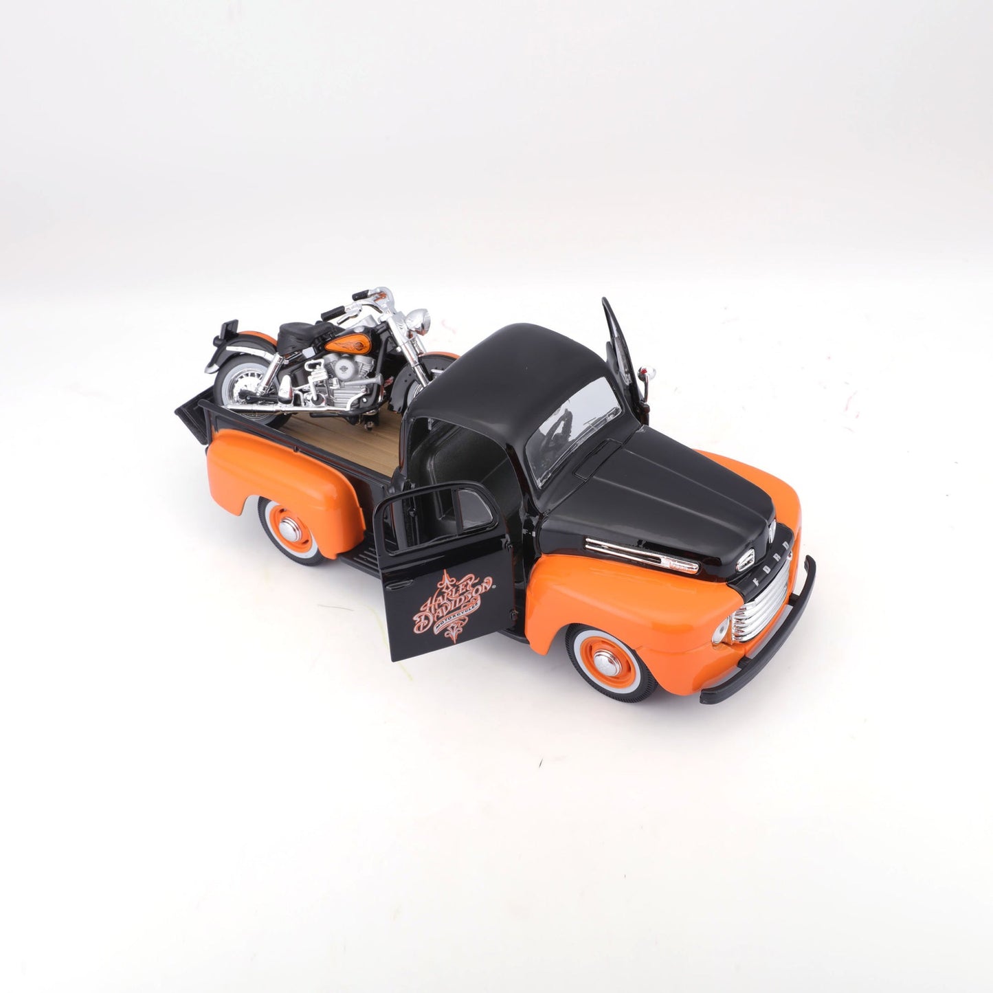 1:24 HARLEY DAVIDSON 1958 FORD F-1 PICKUP WITH 1958 FLH DUO GLIDE