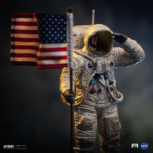 Apollo 11 Astronaut Statue - NASA - Legacy Replica 1/4 - Iron Studios