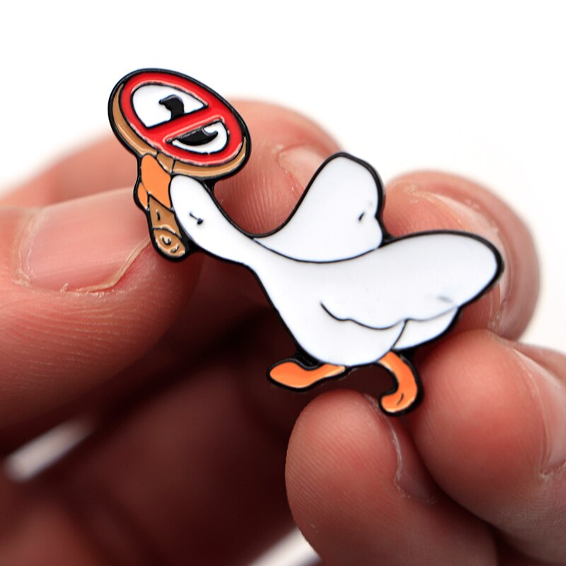 White Duck Pin with Panel