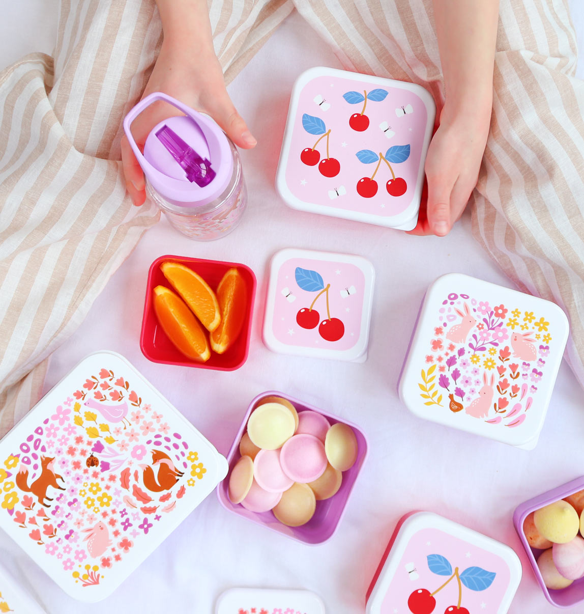 Lot de 4 boîtes repas et goûter - Cerises – vue 3 – A Little Lovely Company