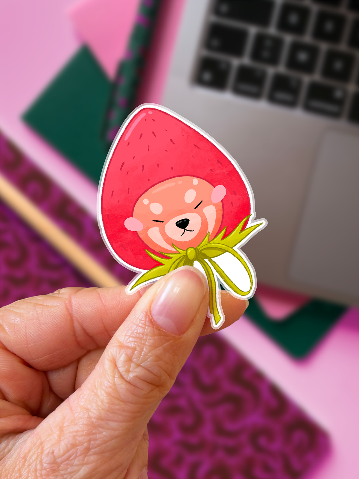 Pam der Rote Panda, Erdbeerhut | Sticker