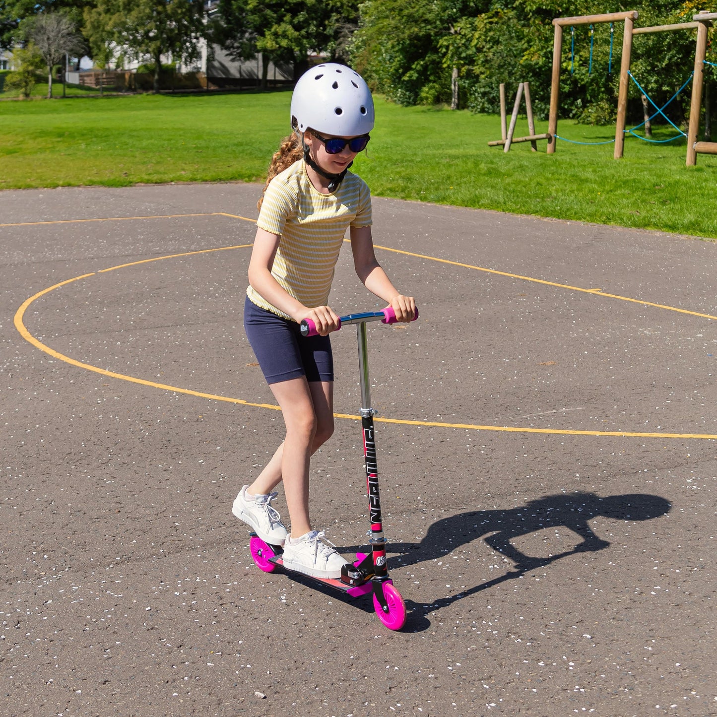 NEBULUS BLACK - PINK SCOOTER