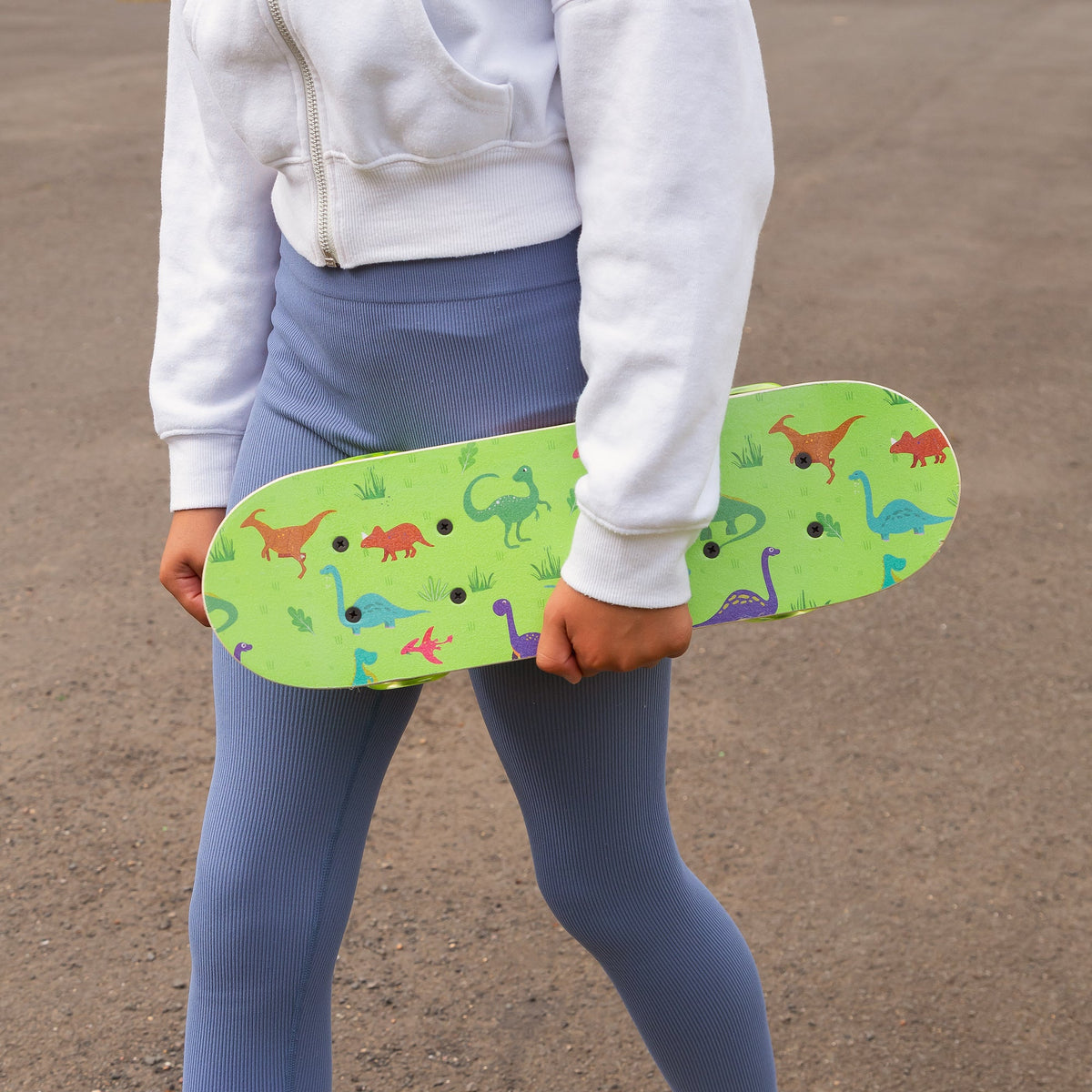 DINOSAUR SKATEBOARD WITH FLASHING WHEELS 17 INCHES