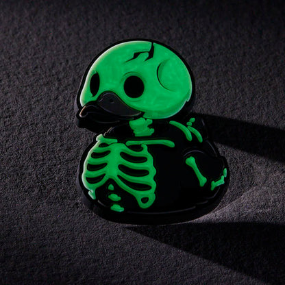 TUBBZ Numskull Skelett – Leuchtender Gummi-Pin
