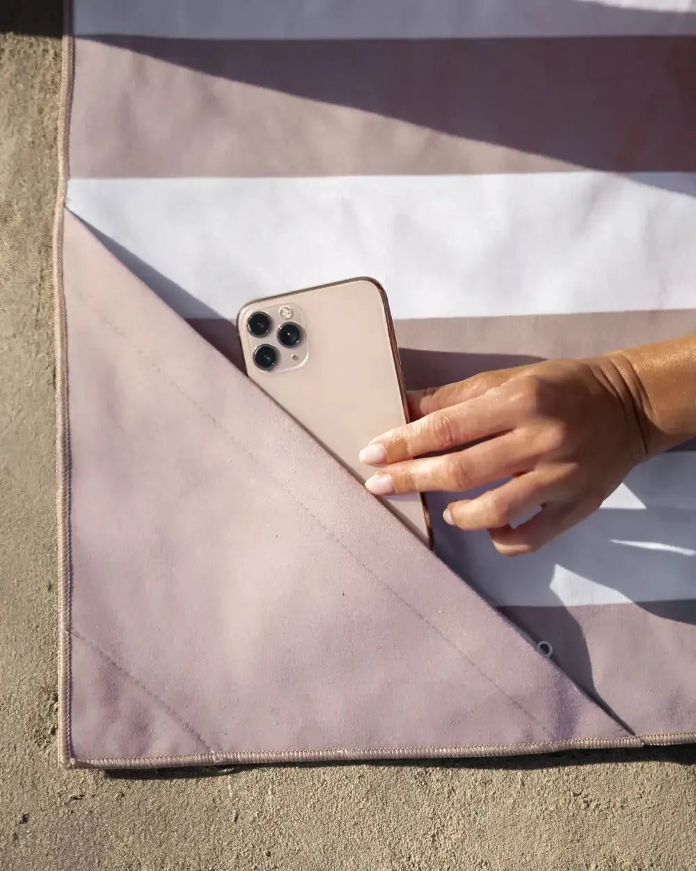 Microfiber Beach Towel with Magnets – CABO