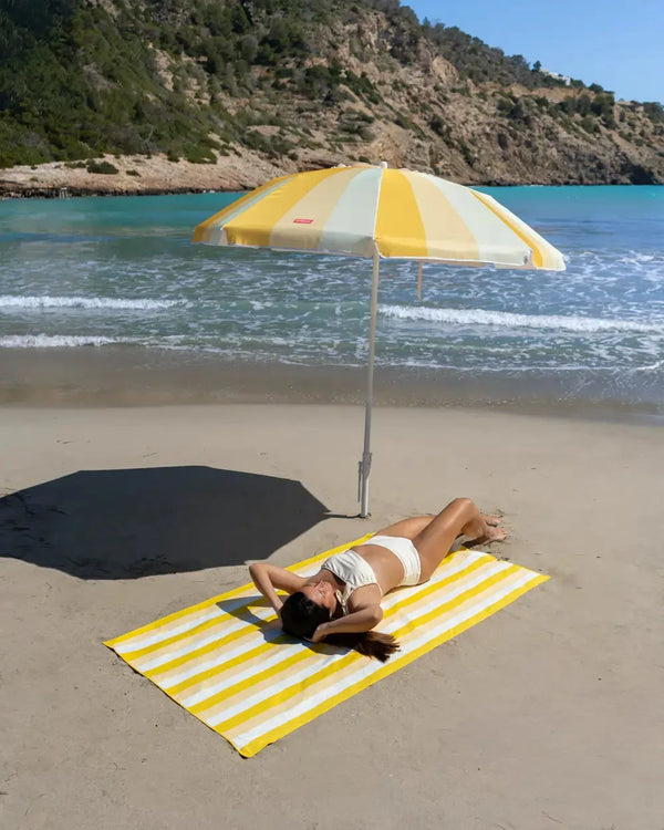 Microfiber beach towel with magnets – AURA
