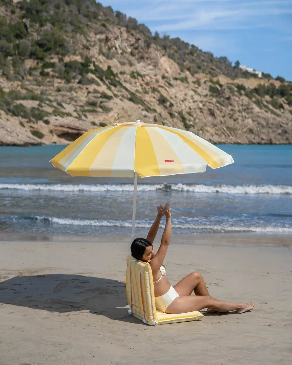Premium Compact Beach Umbrella – GROOVIE