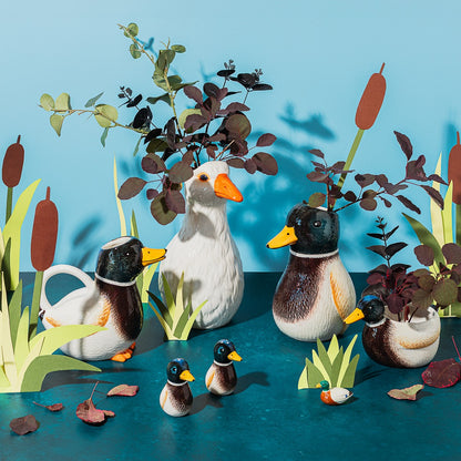 Goose-shaped vase