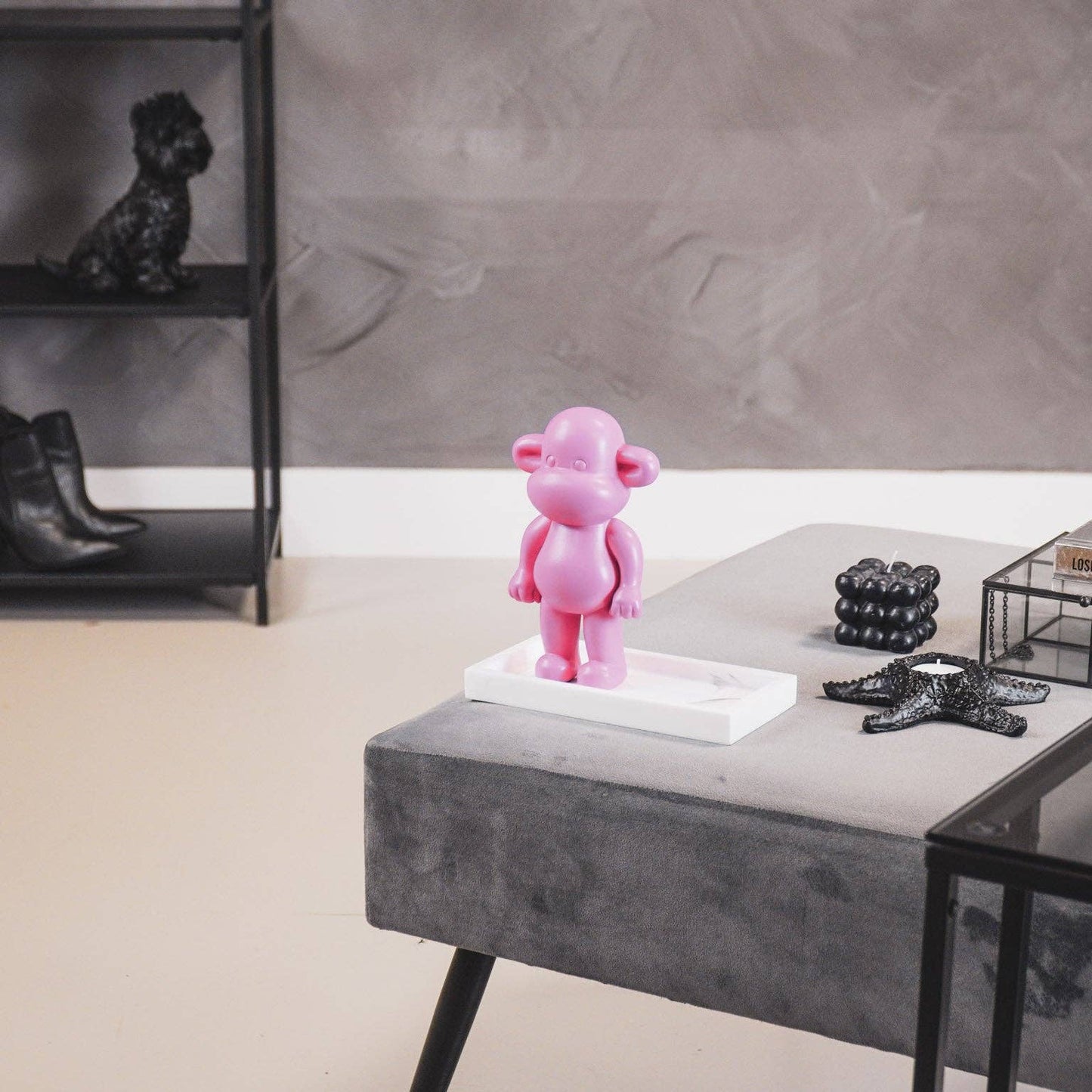 Ornament - Monkey Figurine 'The Legend' - Resin - Pink - 11x7x19cm