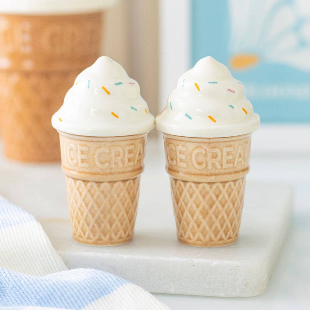Salt and pepper shakers shaped like ice cream cones