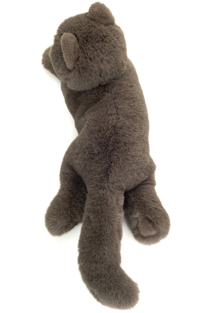 Pluche Chartreux-kat die ligt