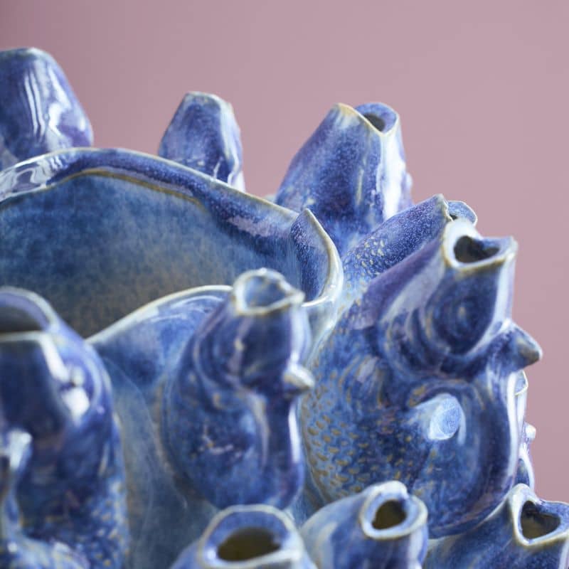 Vaas met vismotief, blauw aardewerk, 24 x 24 x 32 cm