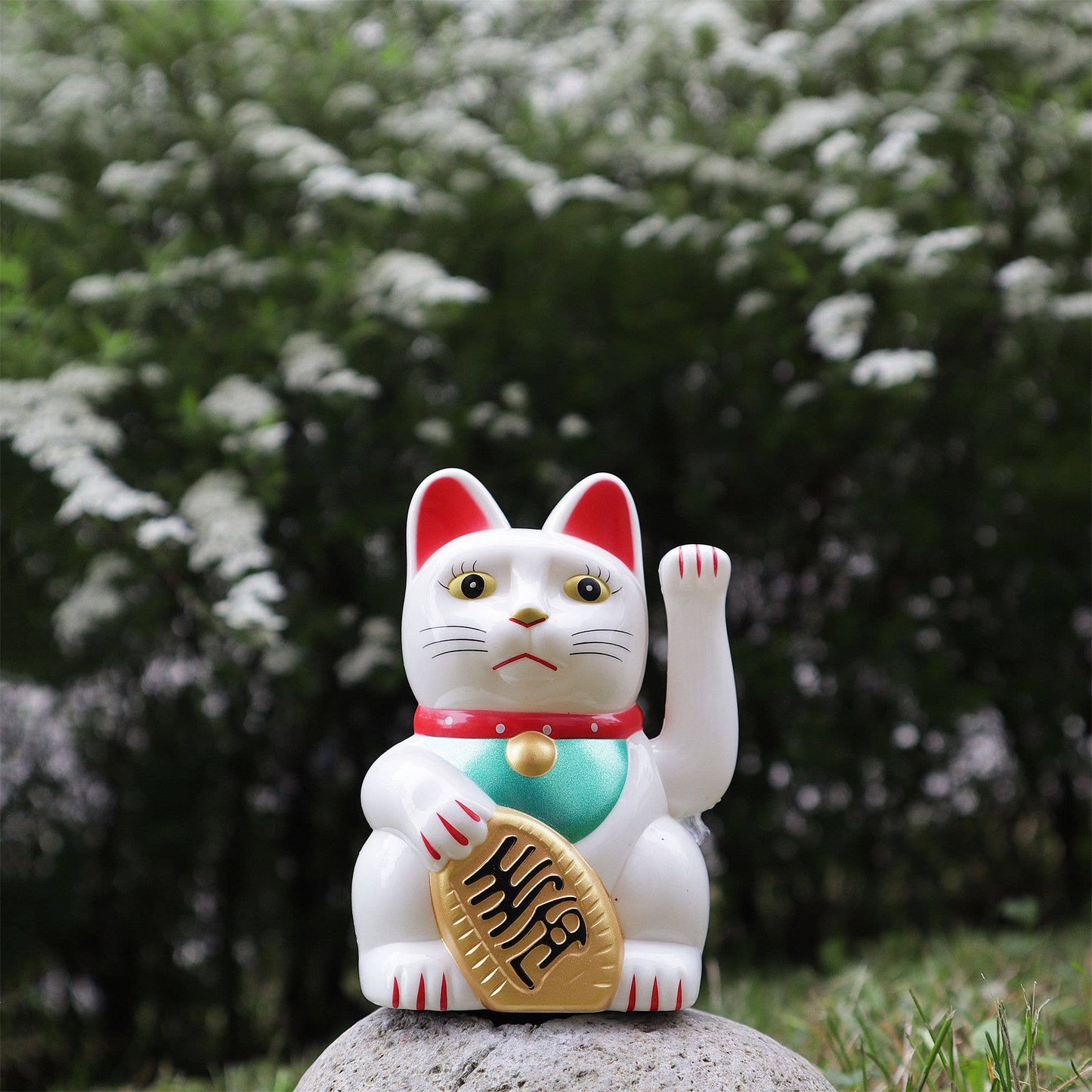 Solar Lucky Cat White 10.5 cm