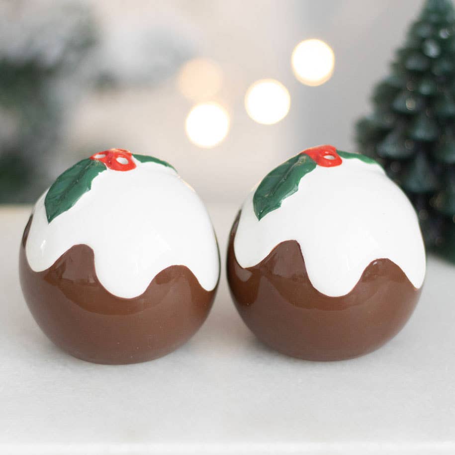 Salt and pepper shakers for Christmas pudding