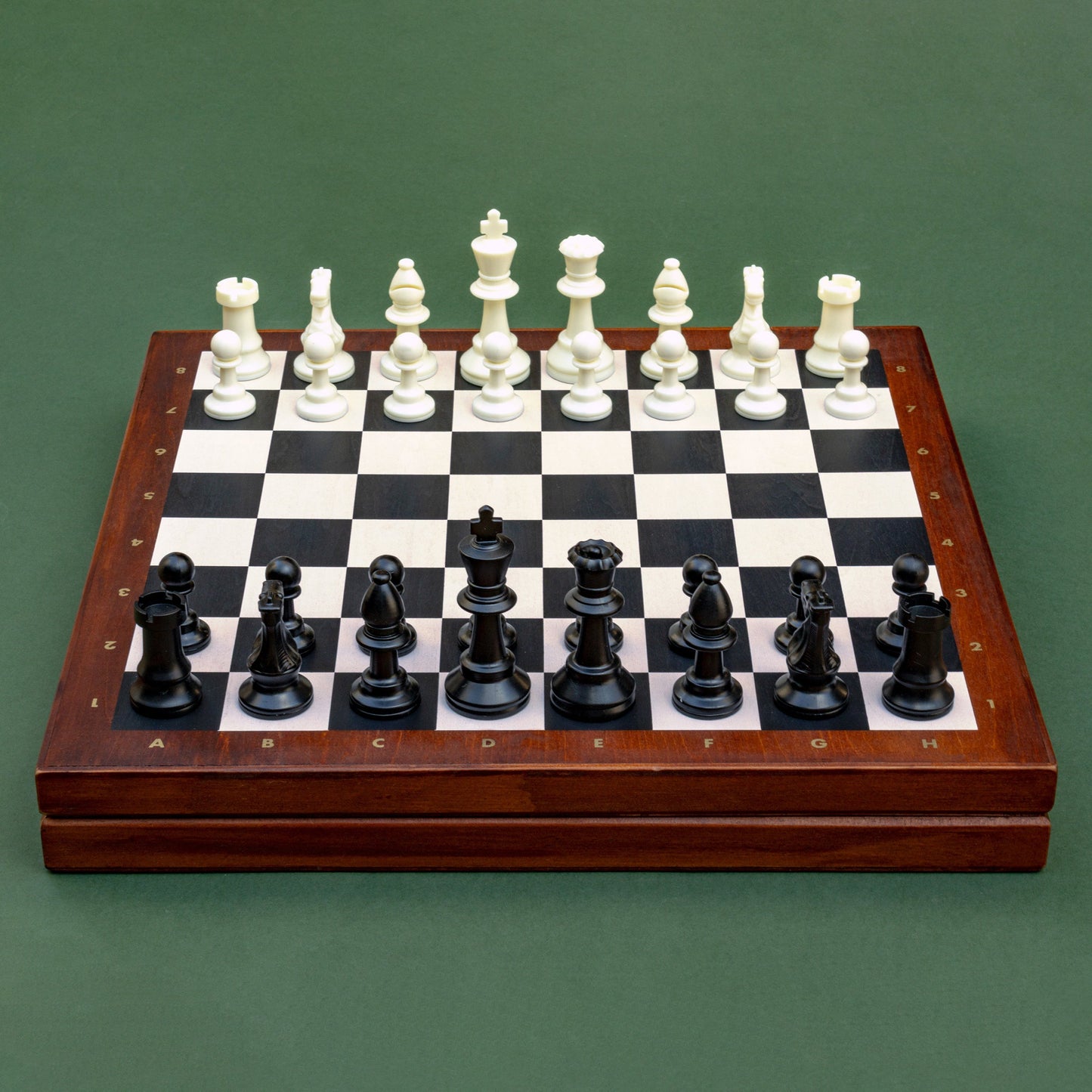 Iron & Glory -  Chess Deluxe