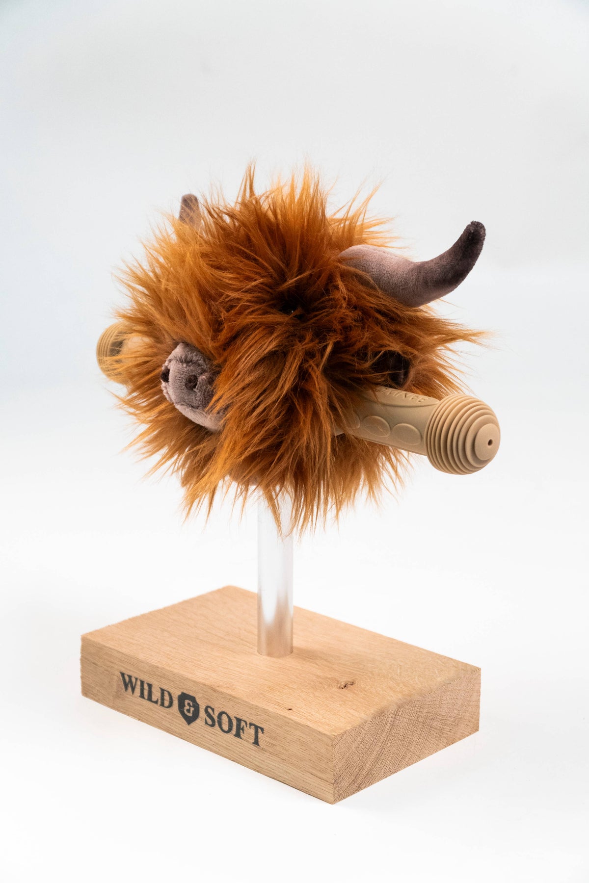 Highland cow head accessory for children's bicycle or scooter handlebars