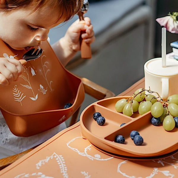 Sweater plate by Lille Vilde