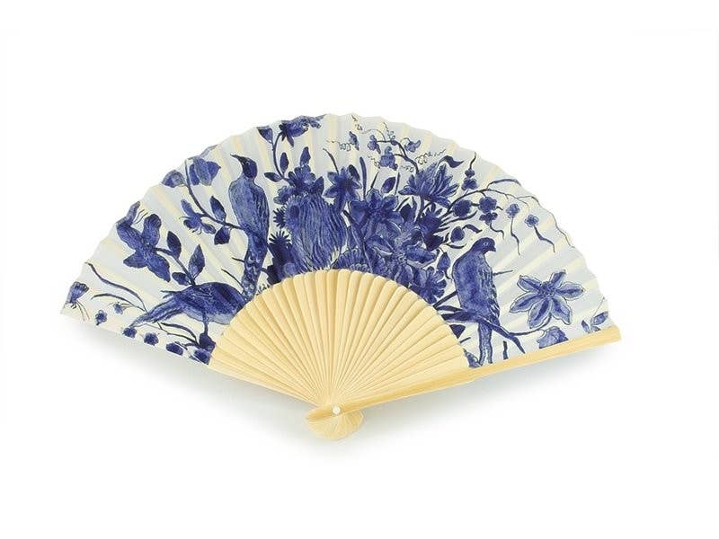 Bamboo fan with Delft blue bird motif