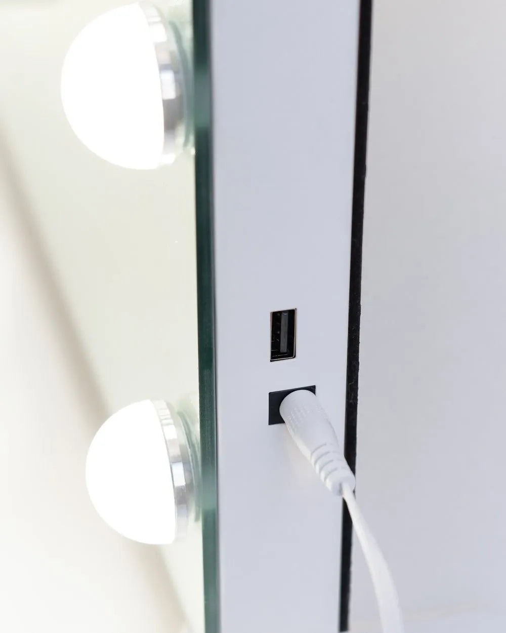 LED makeup mirror - GEORGINA