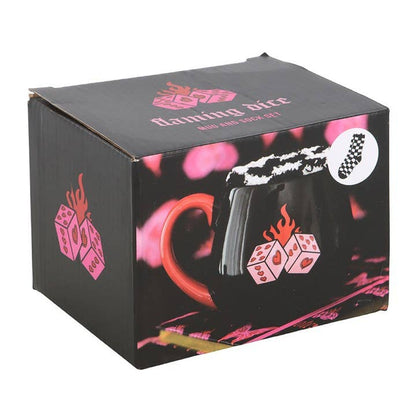 Coffret Mug & Chaussettes Rebel Romance – Dés Enflammés