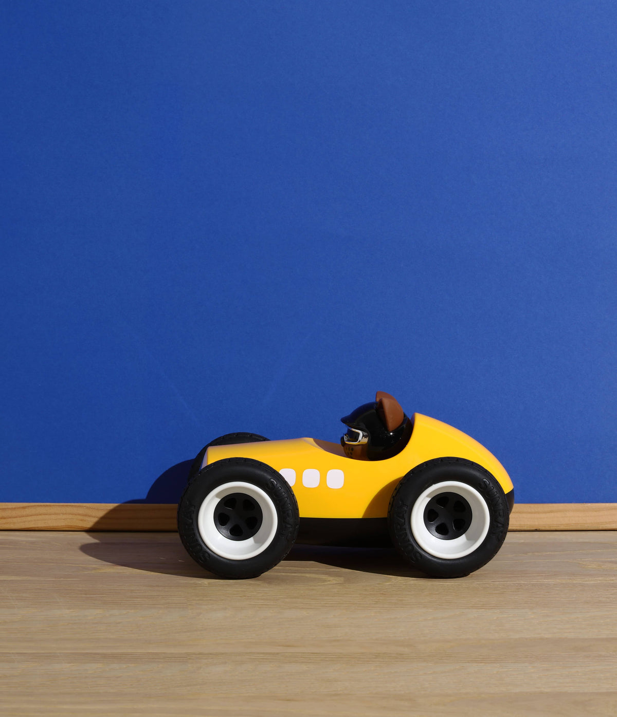 Egg Karlos Car - Sunnysider - Yellow