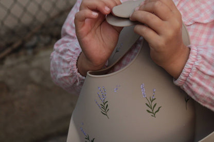 Shayan Lavender silicone bib - clay