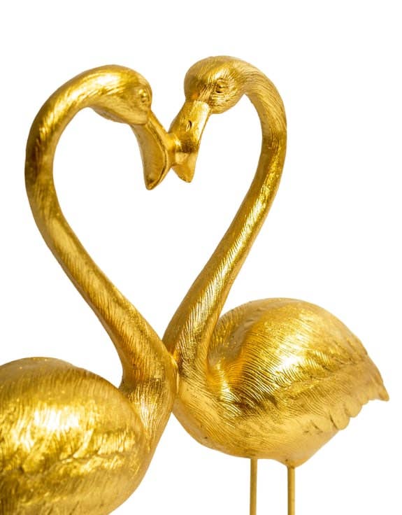 Een paar roze flamingo's met het thema "Hart van de Liefde" in antiek goud.
