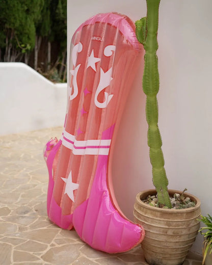 Pink cowboy boot float - BANDIDA