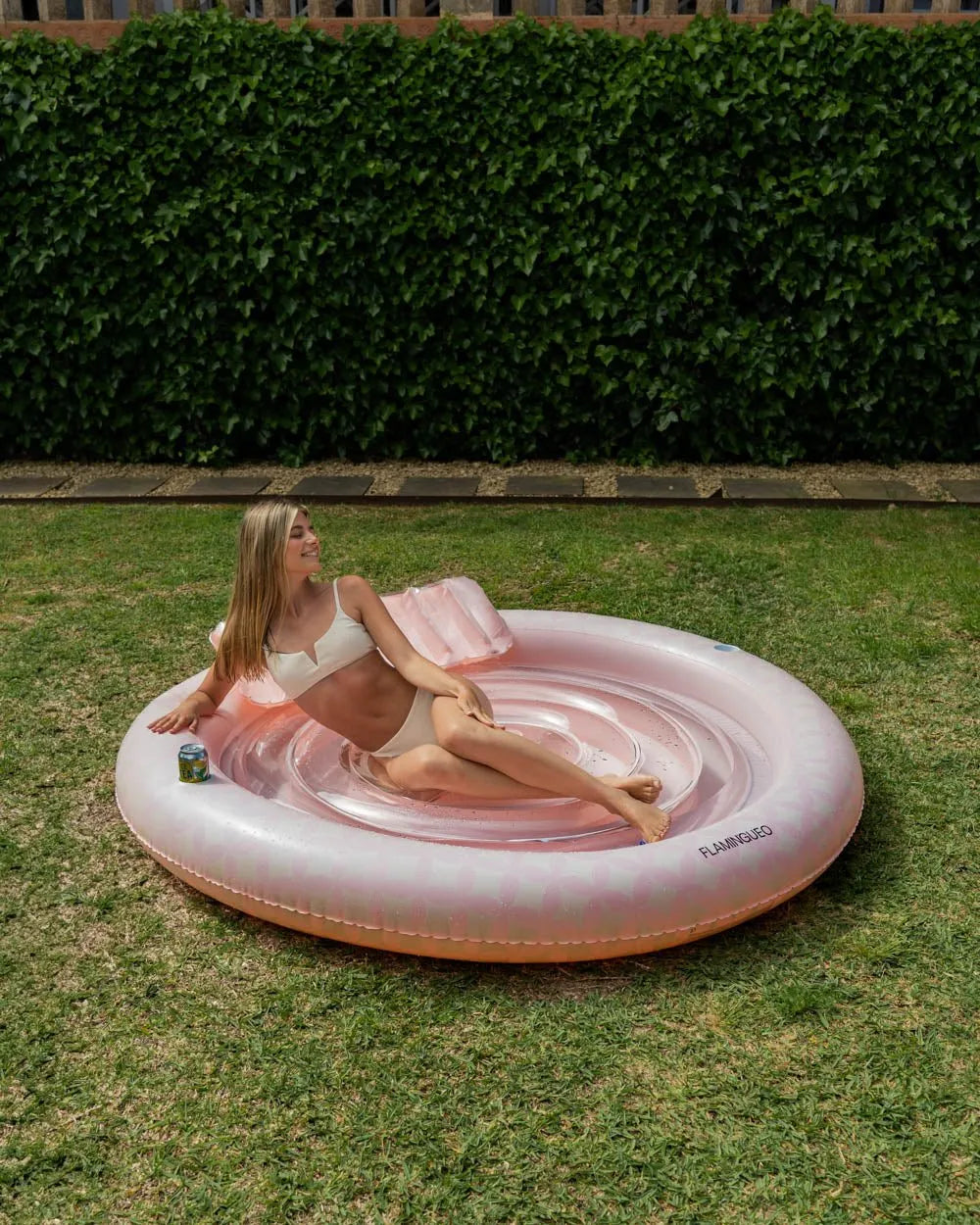 Round pink pool float - LUNA