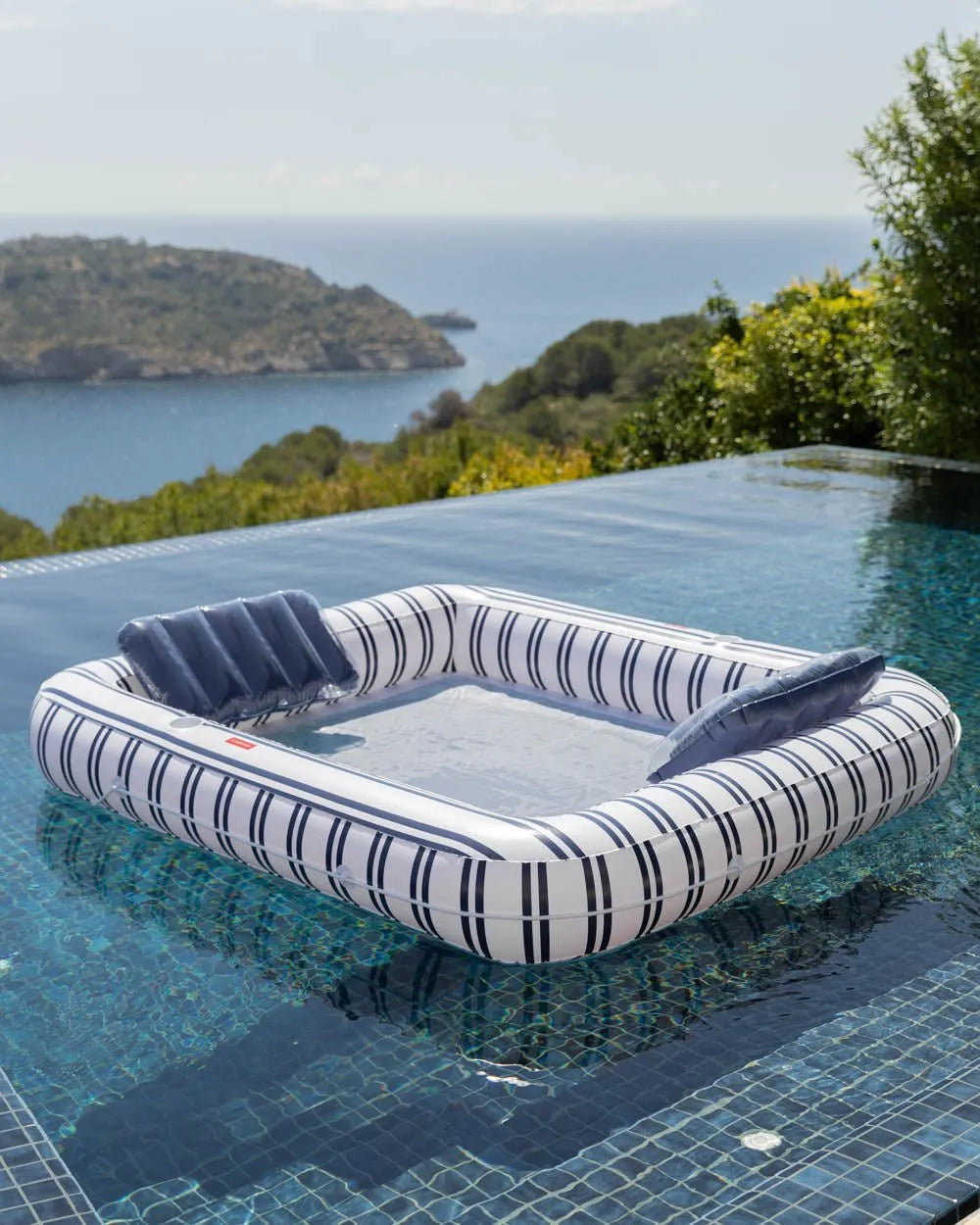 Blue lounger float - MALTA