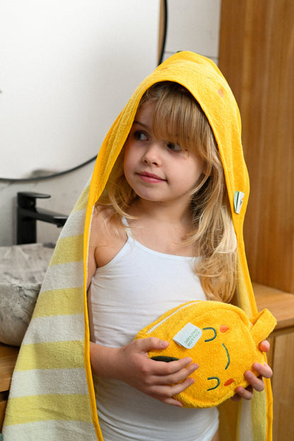Lola Lemon Fruit-Shaped Wash Bag