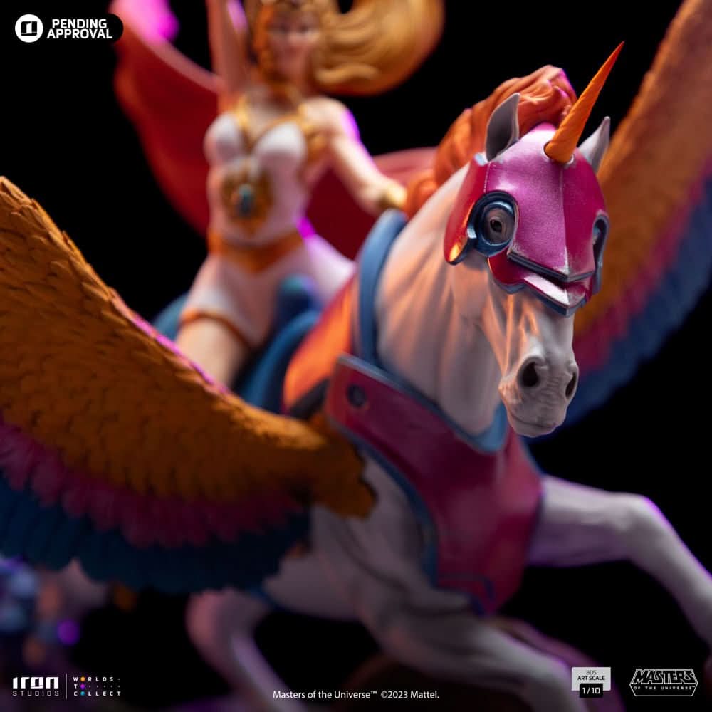 She-Ra and Swift Wind Statue - Masters of the Universe - Art Scale 1/1/10 - Iron Studios