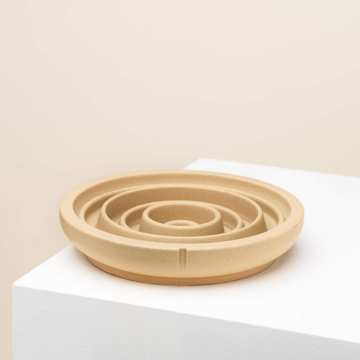 Anti-schrok- en interactieve voerbakken – Collectie 2024