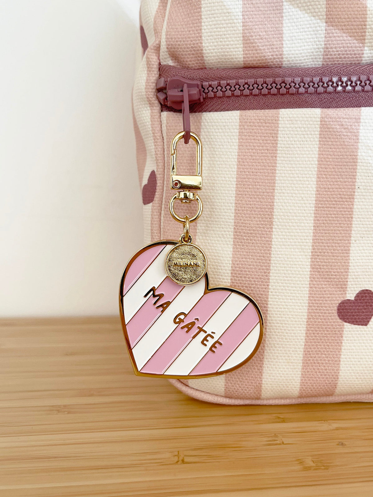 Enameled charm keyring - ZOÉ