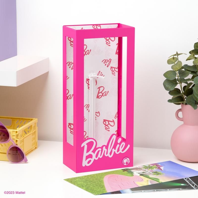 Barbie Verlichte Poppenvitrine – 34 cm