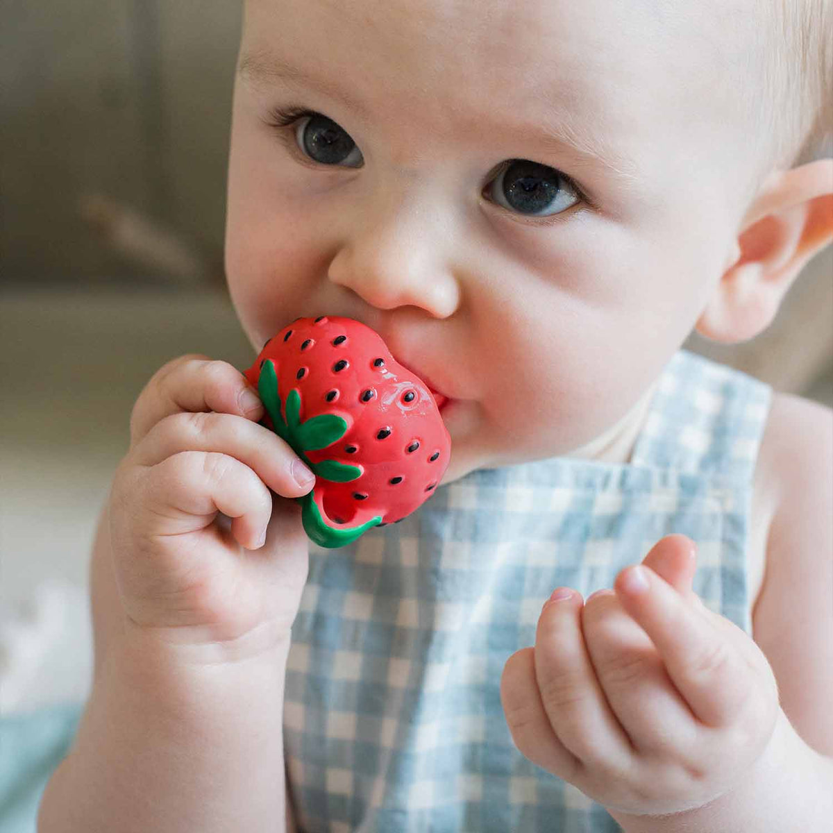 Sweetie la Fraise – Mini jouet de dentition bébé