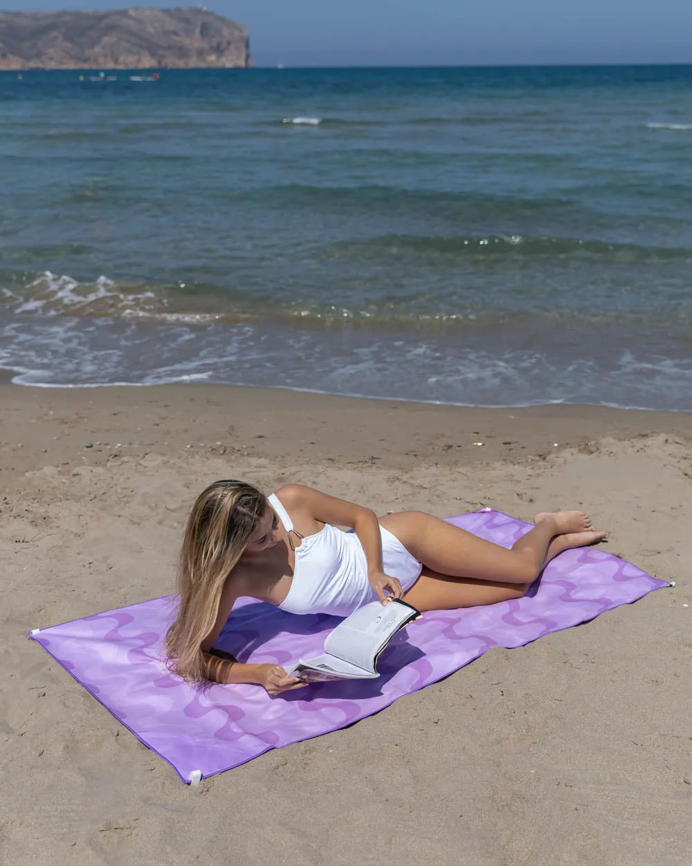 Toalla playa morada - AYLA