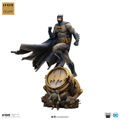 Batman Deluxe Statue (2023 Event Exclusive) - DC Comics - Art Scale 1/10 - Iron Studios