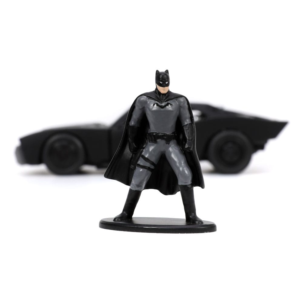 Batman &amp; Batmobile 1:32 