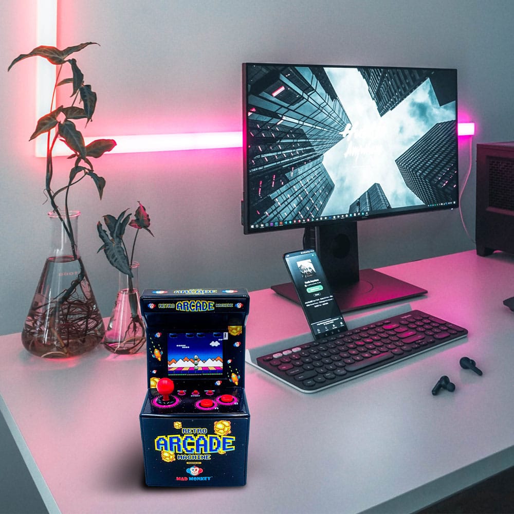 Retro arcade mini-machine 