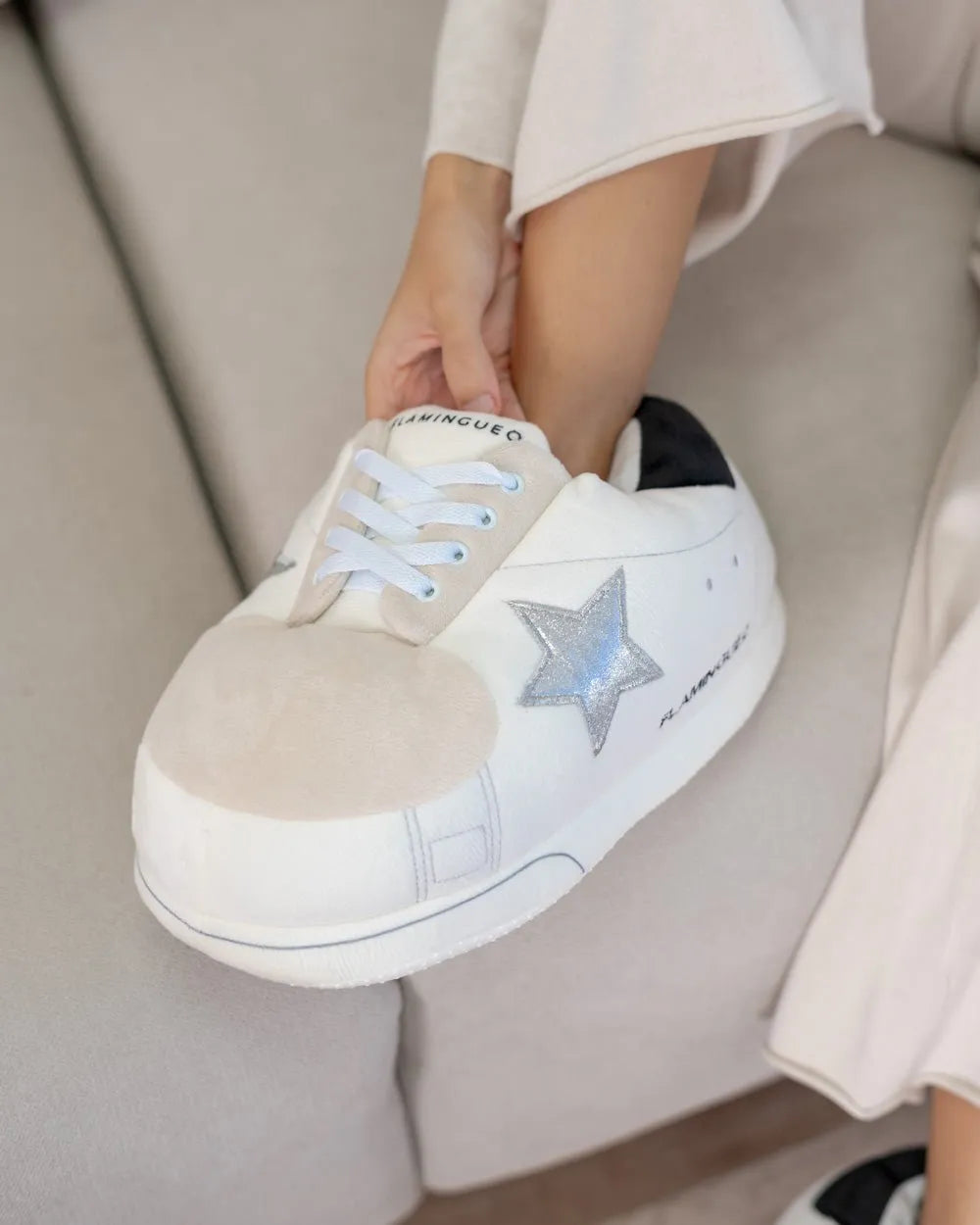 Slippers - HOLLYWOOD