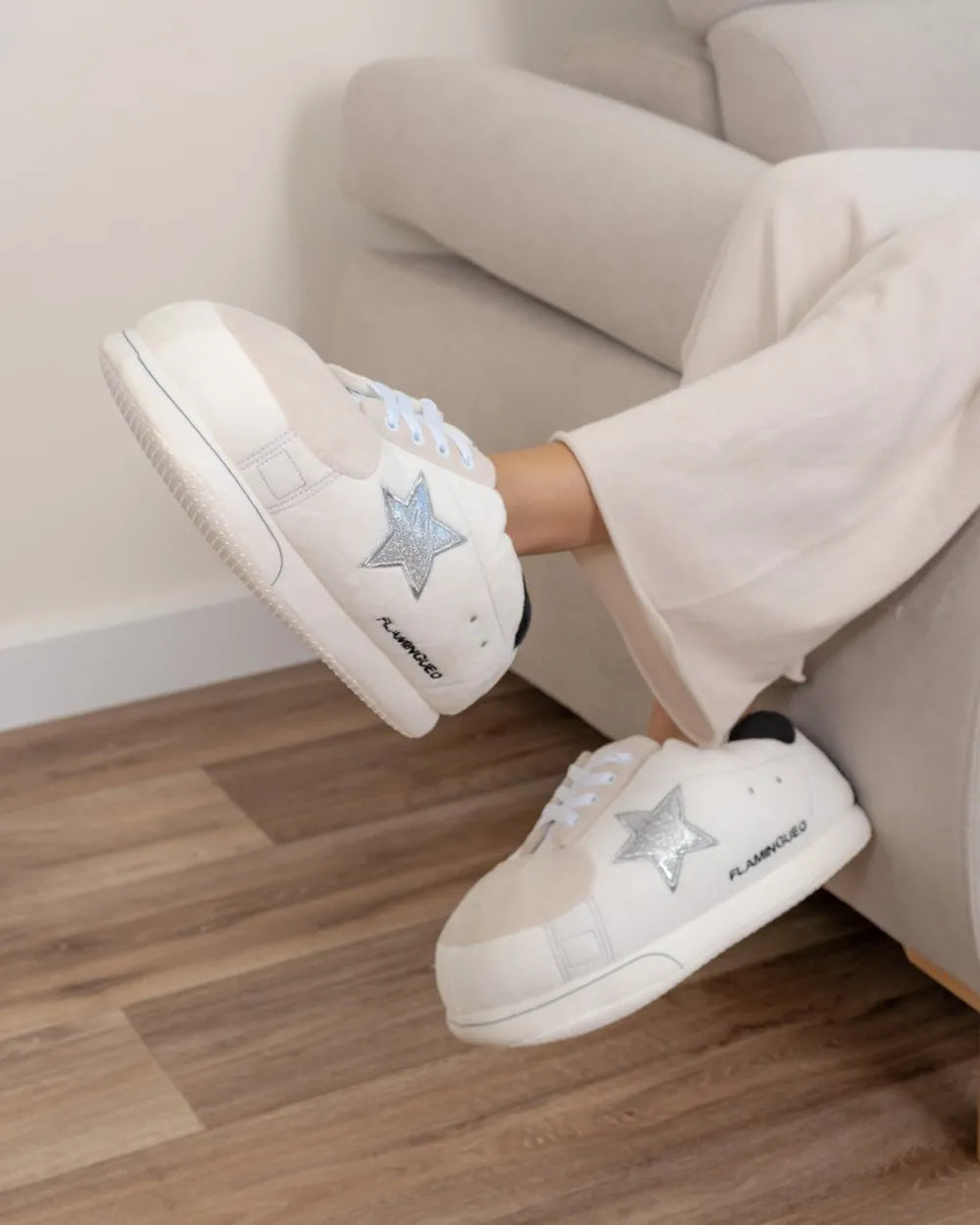 Slippers - HOLLYWOOD