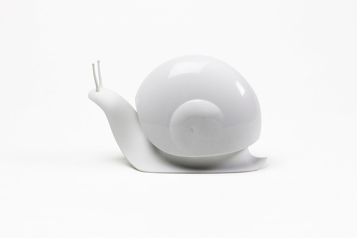 Snail soap distributor