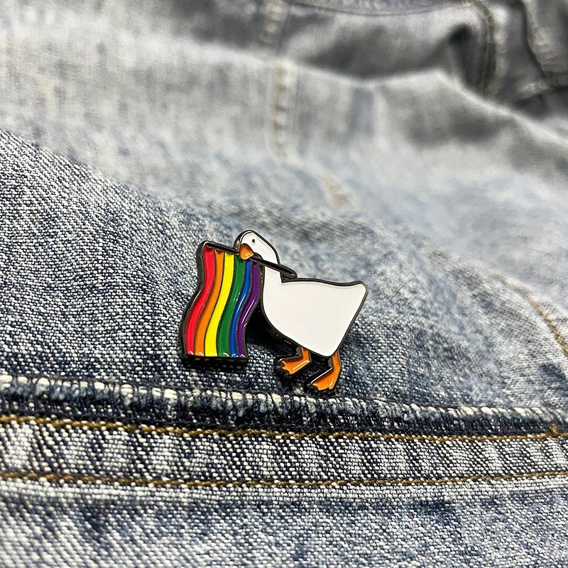 Pins Duck LGBT Flag